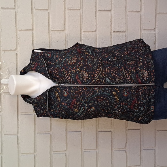 Christopher & Banks Navy Blue & Multicolor Paisley Vest. Size Medium. NWOT - Picture 3 of 10